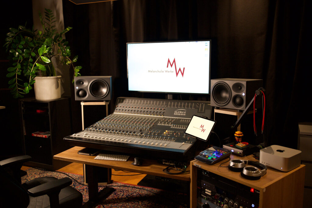 Melancholie-Werke-Tonstudio-münchen-musik equipment